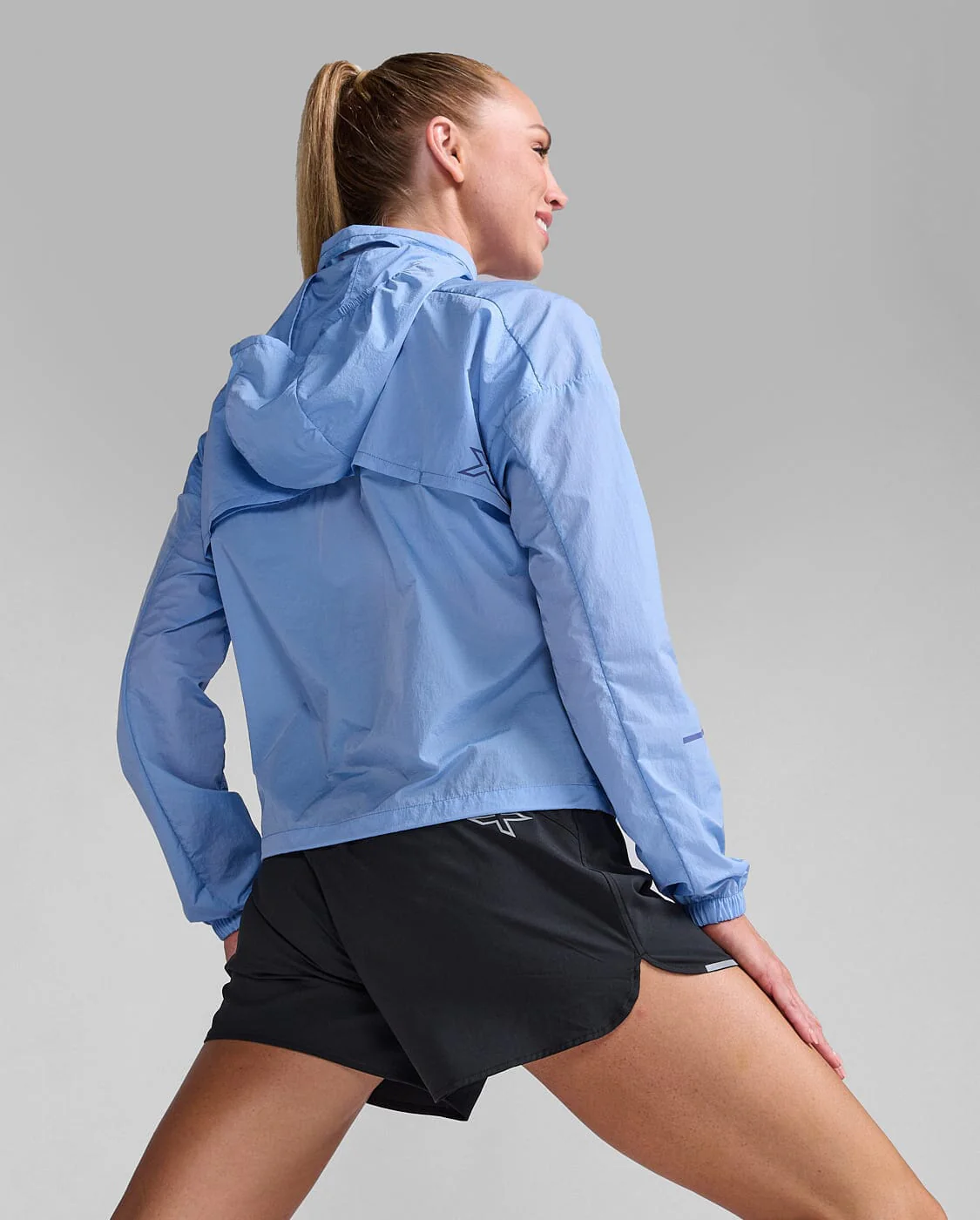 2XU Women's Aero Windbreaker Jacket WR7204A - Image 2