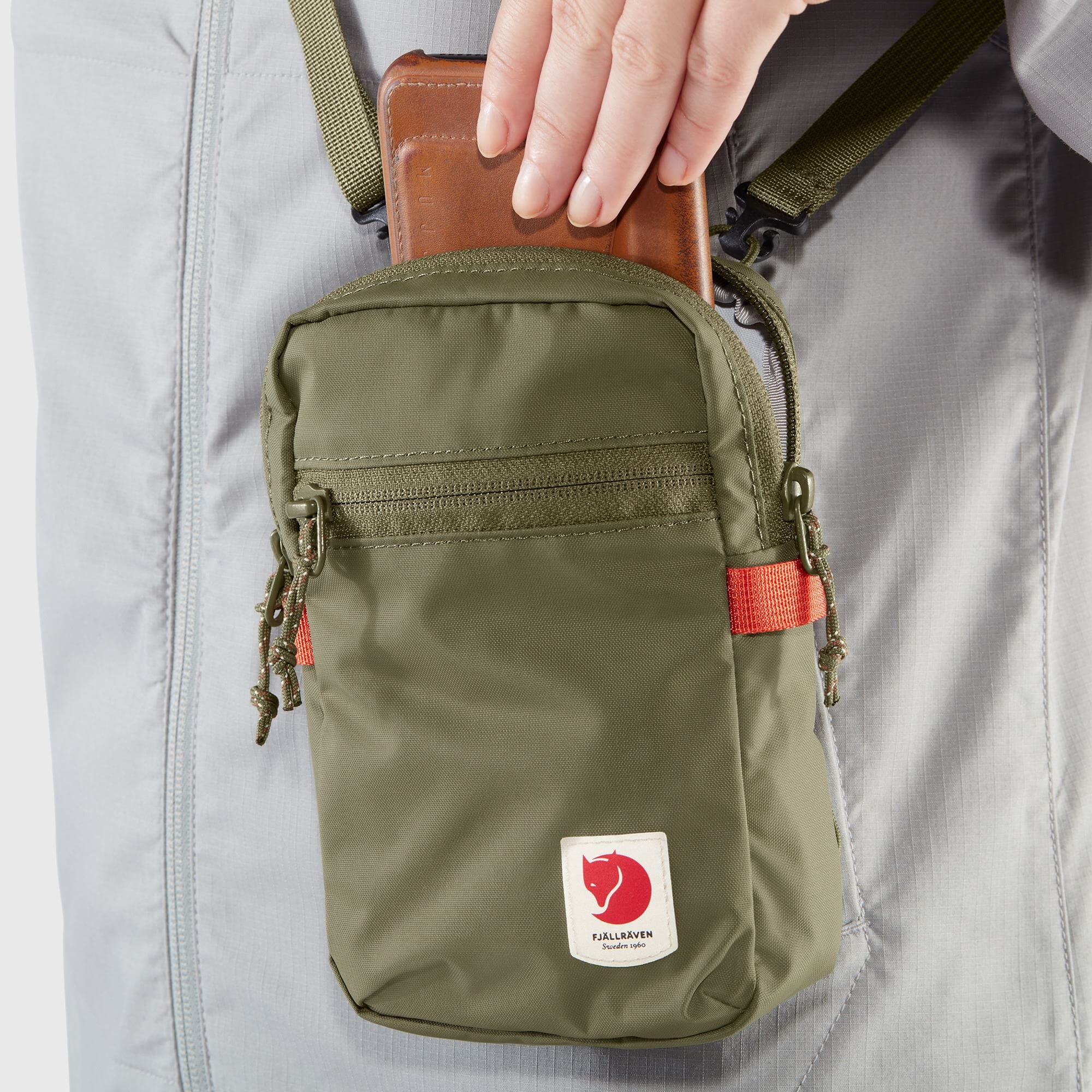 Fjallraven High Coast Pocket Messenger Bag - Image 9