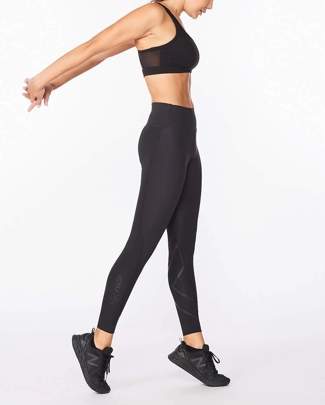 2XU Women's Force Mid-Rise Compression Tights WA5367B - Image 3