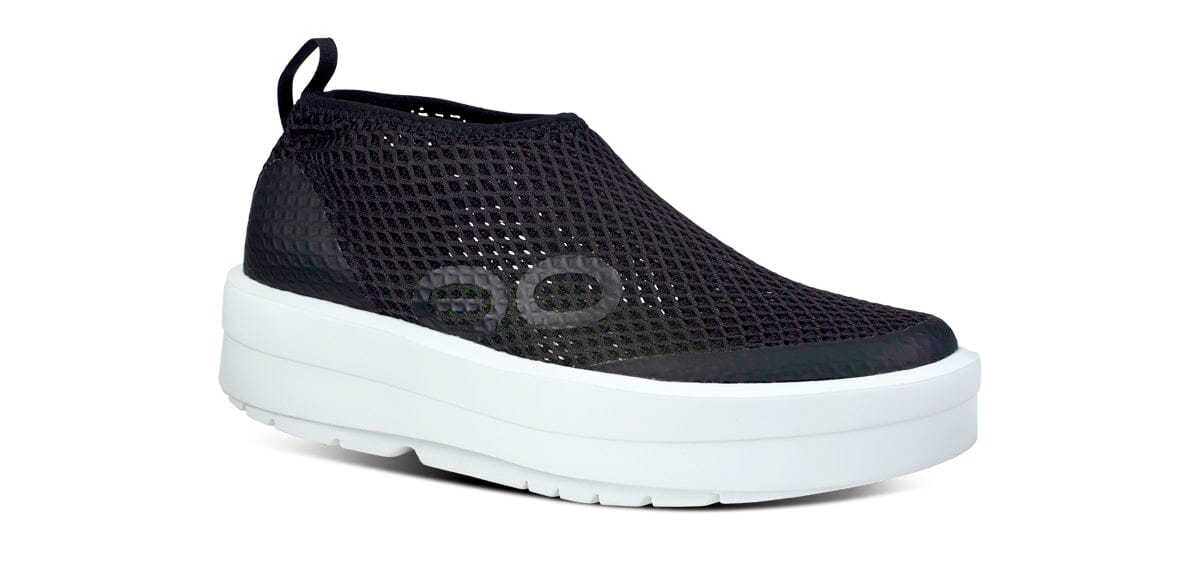 OOFOS Women's OOmega Chukka Shoe - White Black